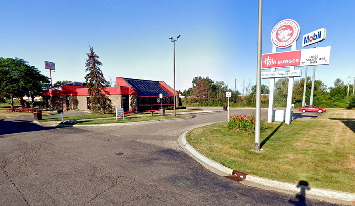 Halo Burger - 2019 View Of Birch Run Halo Burger (newer photo)